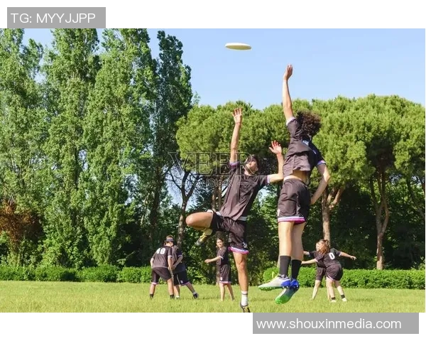 武汉飞盘队的奋斗与荣耀：极限运动会的精彩瞬间与成长故事